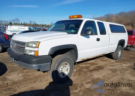 2005 Chevrolet Silverado 2500Hd Work Truck z USA, uszkodzony, nr VIN 1GCHK29U75E307089